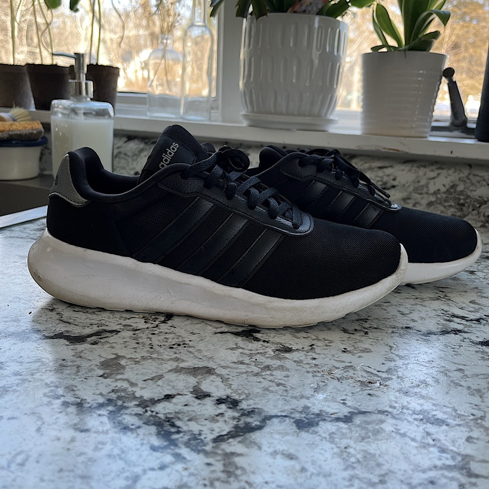 Adidas Sneakers